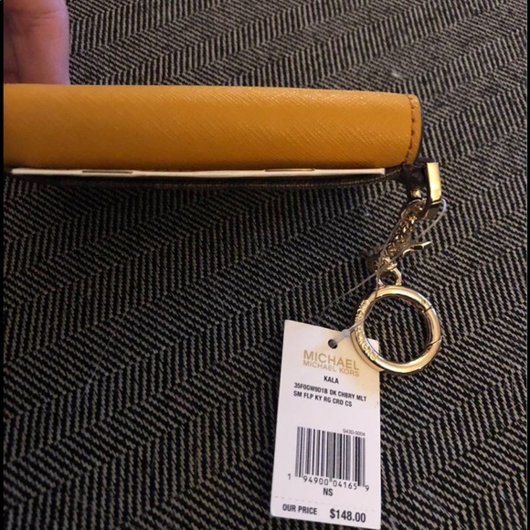 Michael Kors Wallet - Picture 5 of 5